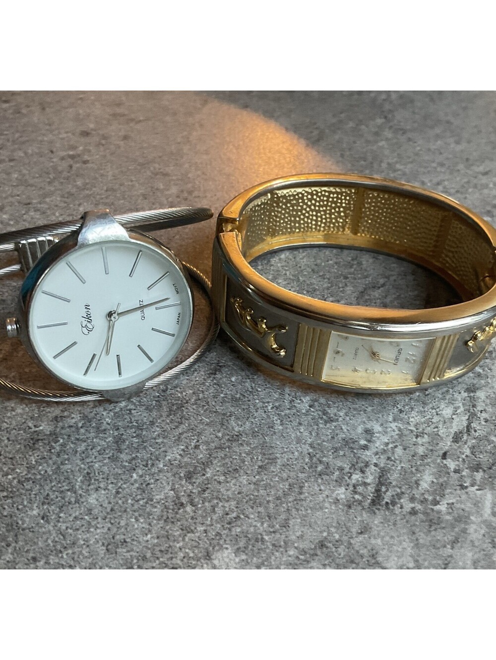 Pair Vintage Womens Braclet Watches Both Watches Run Great A11